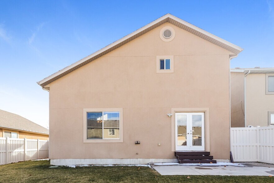 Building Photo - 7054 Dry Sycamore Ln