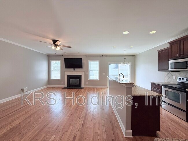 Building Photo - 5810 Spring Glen Lane