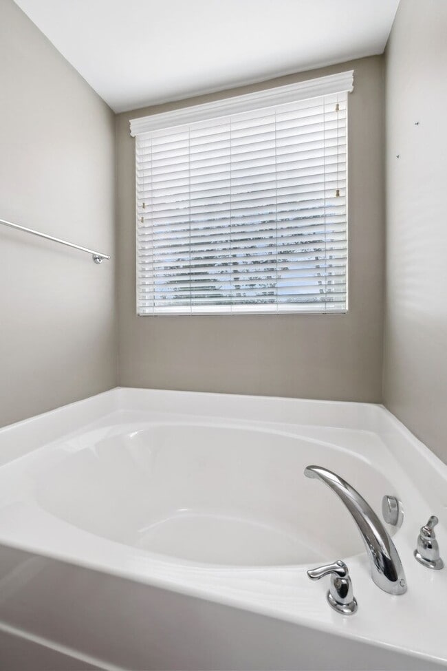 Building Photo - 3 Bedroom 3 Bath Home in Mt Juliet Now Lea...