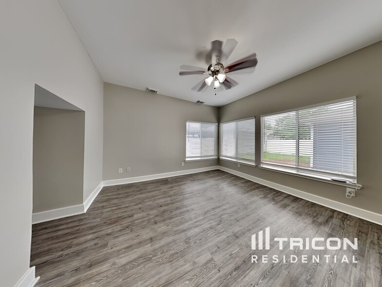Building Photo - 15839 S Alley Ct