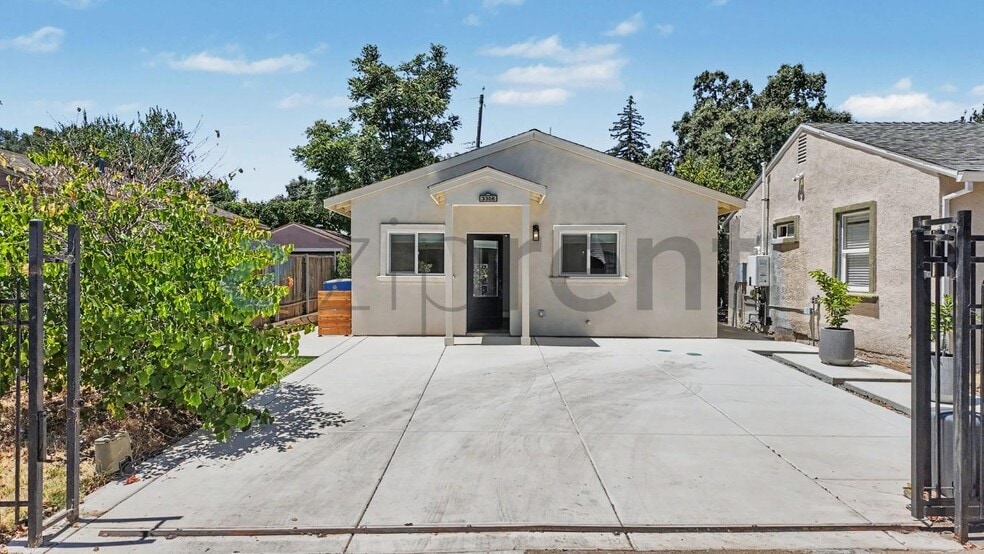 Building Photo - Unit ADU