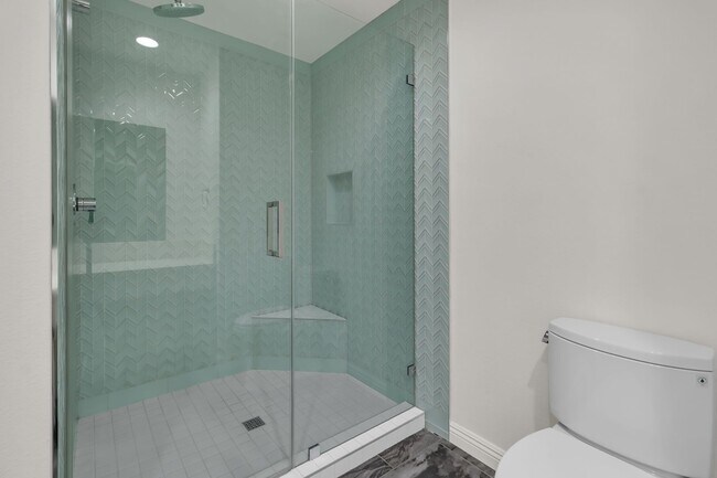 Building Photo - 33492 Valley View Ct