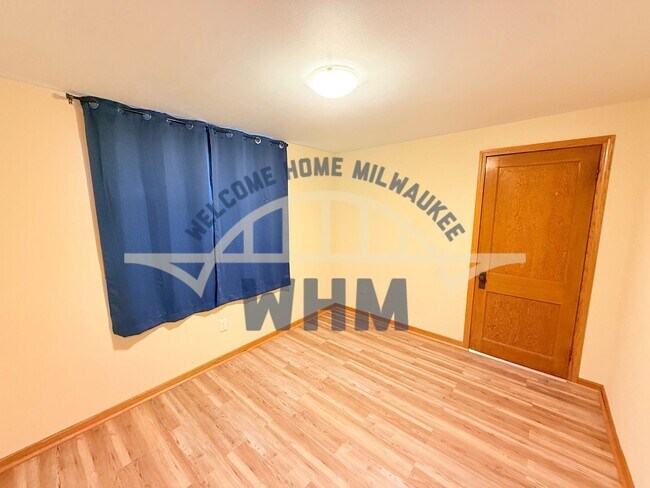Building Photo - 2054 S 72nd St
