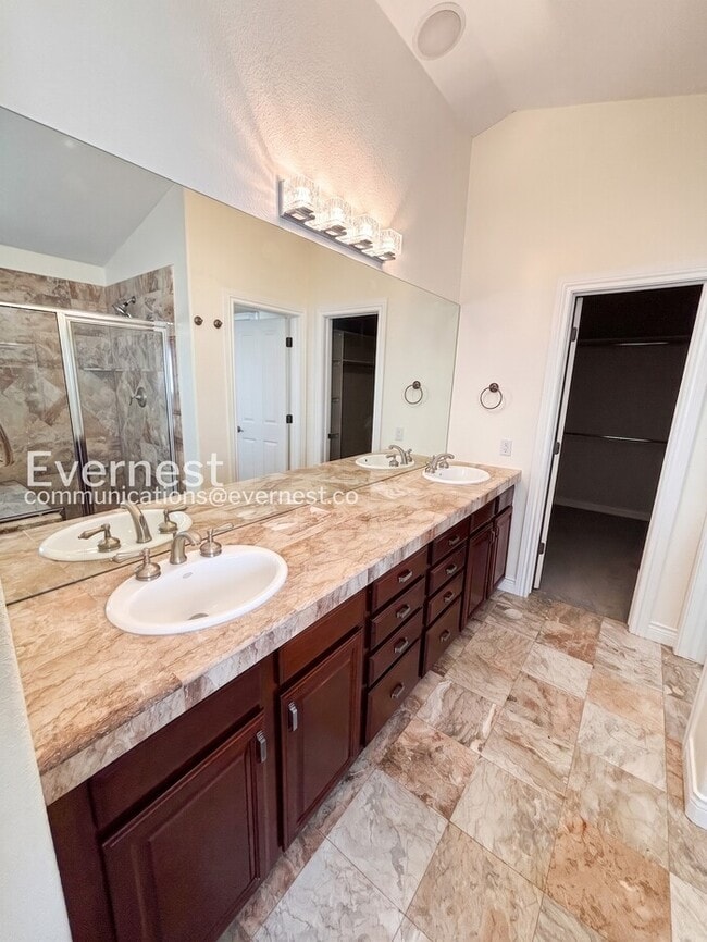 Building Photo - 268 S Garfield St