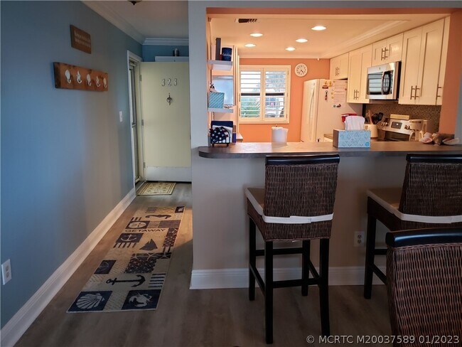 Building Photo - 7440 S Ocean Dr