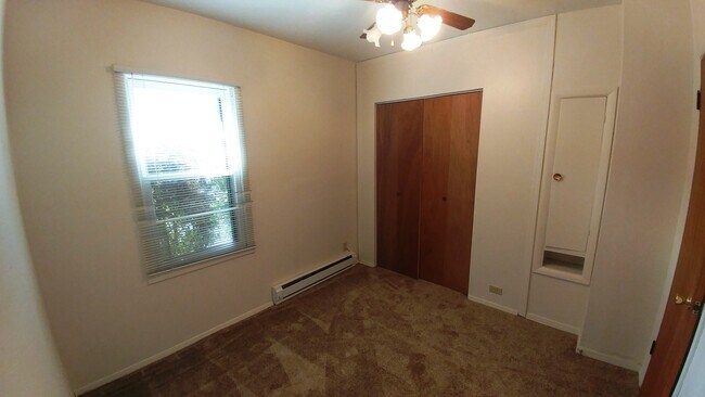 Building Photo - Comfortable 3/Bed-2 Bath Home with a Deck and Fenced Backyard