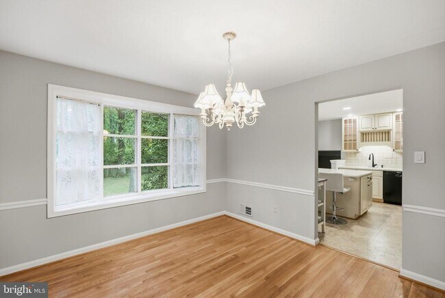 Building Photo - 809 Woodley Dr