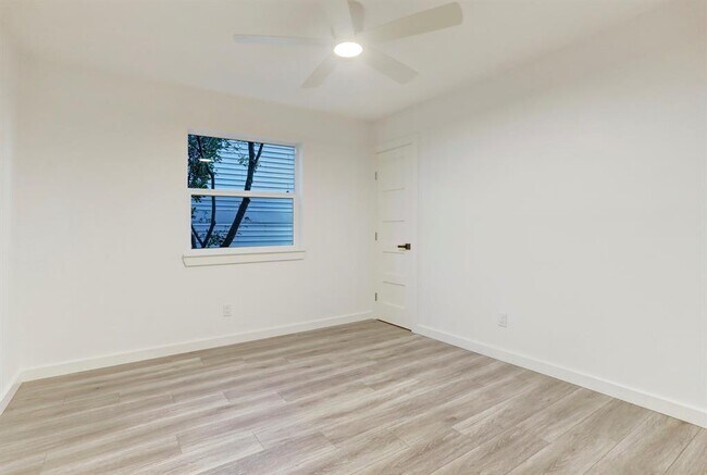 Building Photo - 2902 Jorwoods Dr