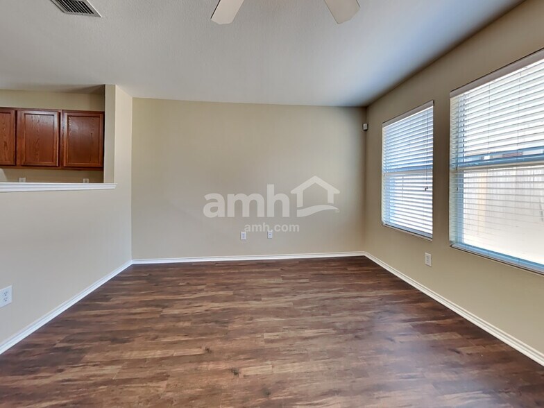 Building Photo - 1913 J Cheshier Rd