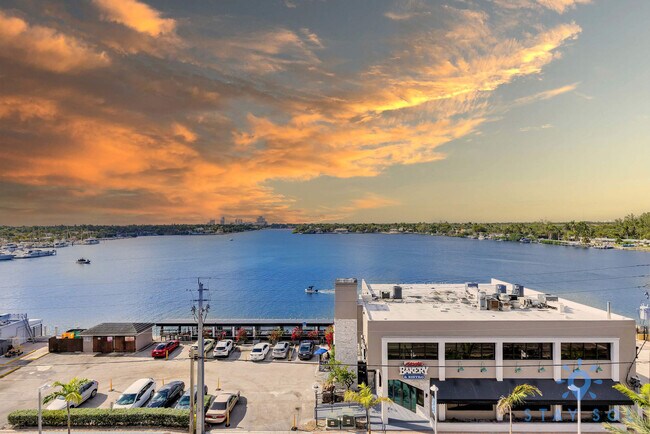 Building Photo - 777 N Ocean Dr