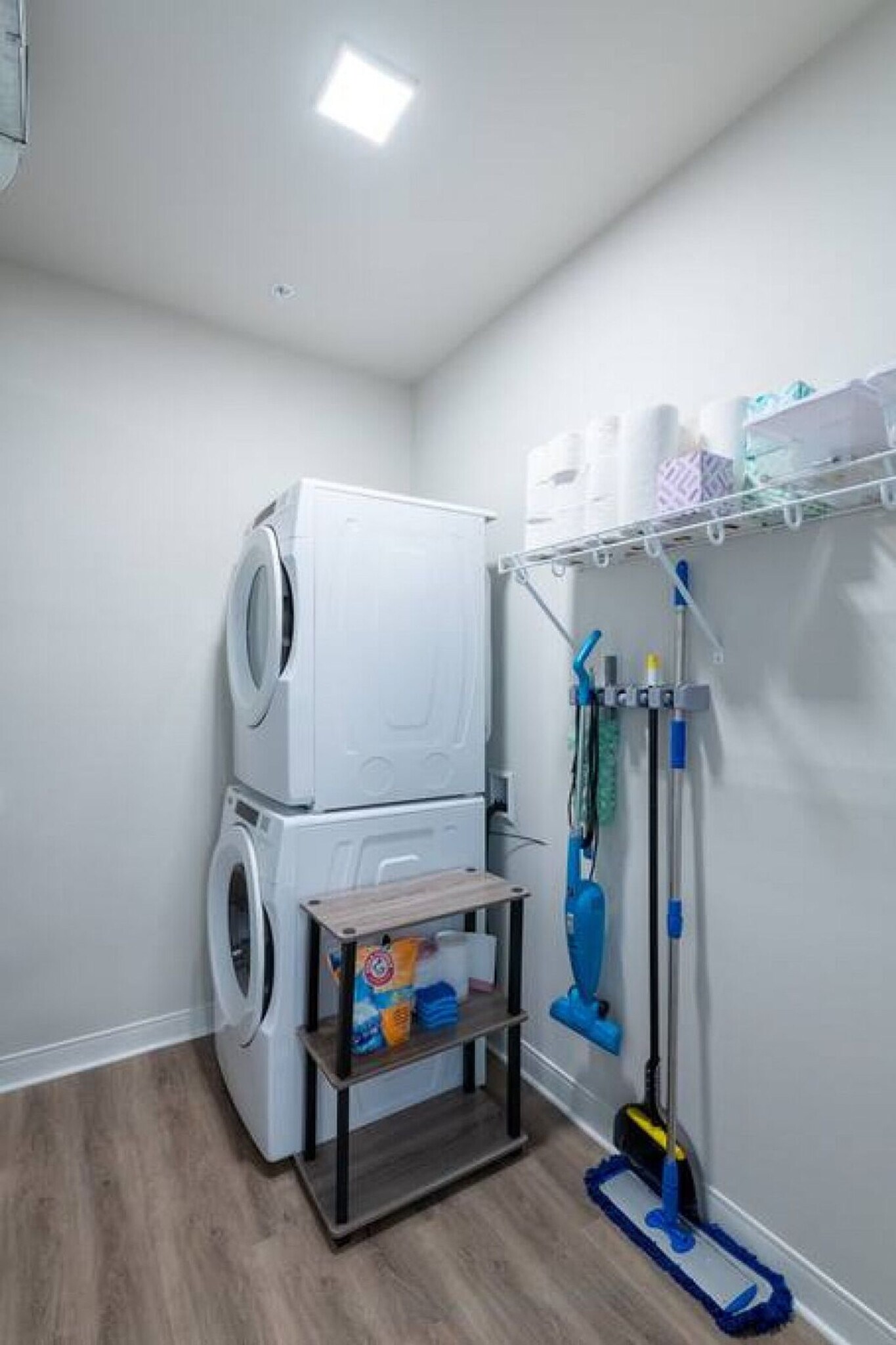 Building Photo - 1632 N Franklin Pl