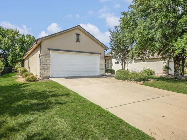 Building Photo - 708 Texas Dr