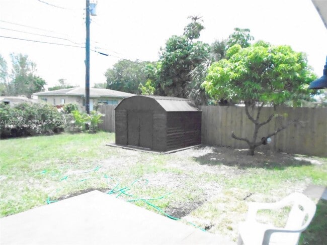 Building Photo - 6851 SW 48th Terrace