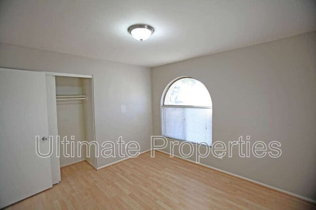 Building Photo - 5736 W Angela Dr