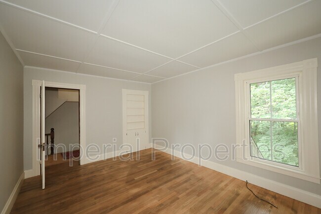 Building Photo - 6 Engel St