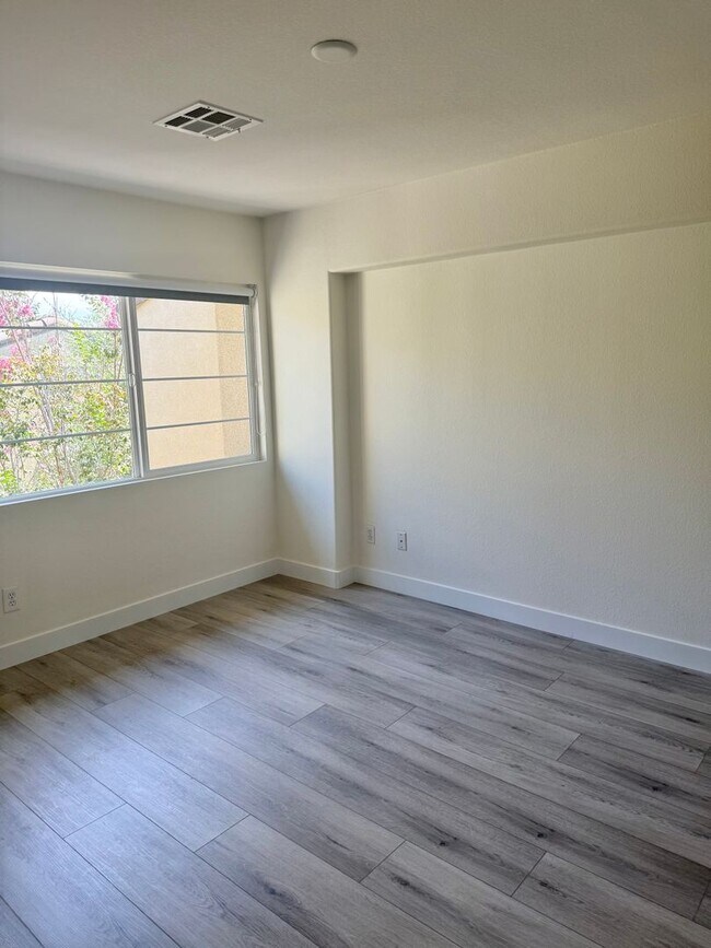 Building Photo - 2715 Escala Cir