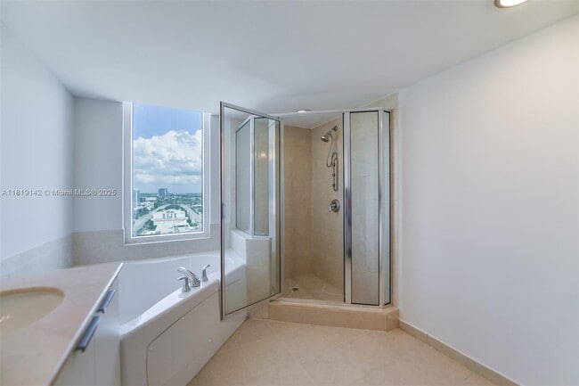 Building Photo - 16699 Collins Ave