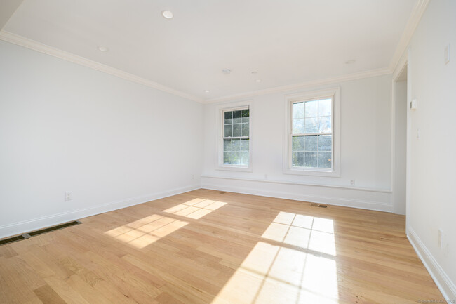 Building Photo - 159 Grove St