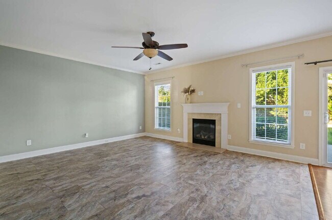 Building Photo - Charming 4-Bed Home in Durham with Fenced-...