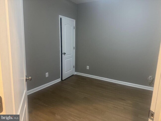 Building Photo - 13884 Greendale Dr