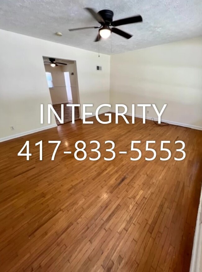 Building Photo - 1537 N Kentwood Ave