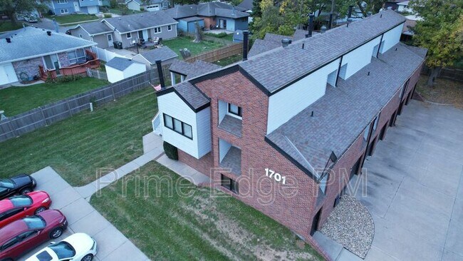 Building Photo - 1701 Ridgehaven Ct