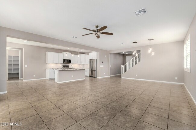 Building Photo - 1527 W Windhaven Ave