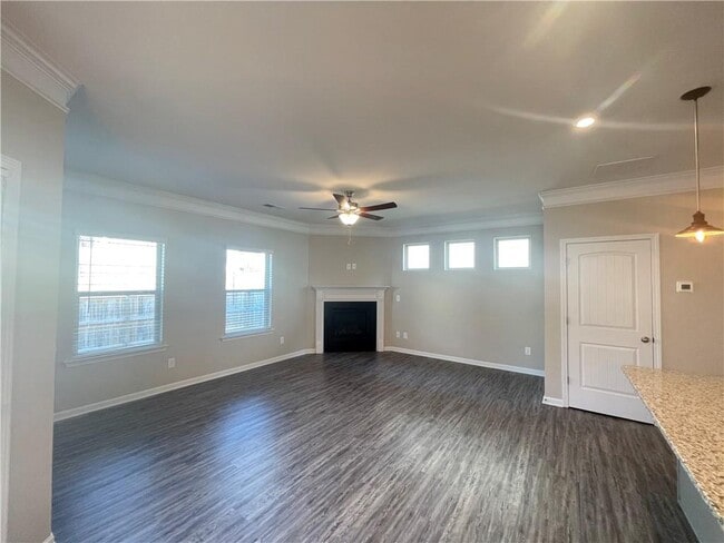 Building Photo - 145 Bryon Ln