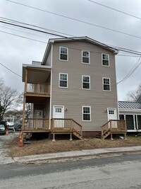 Building Photo - 90 Elm St