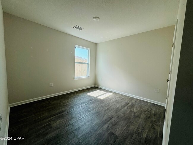 Building Photo - 120 Tiller Dr