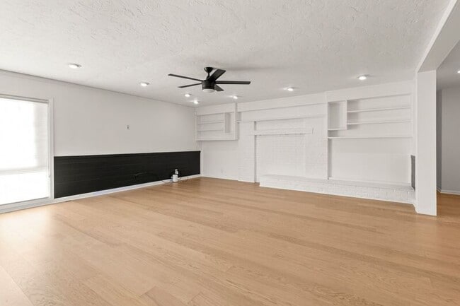 Building Photo - 3145 SW 98th Ave
