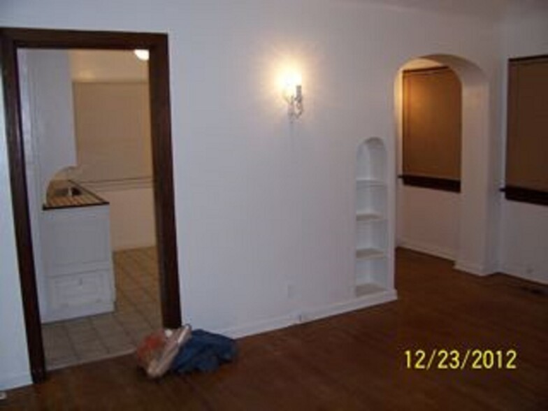 Building Photo - 1110 S 900 E