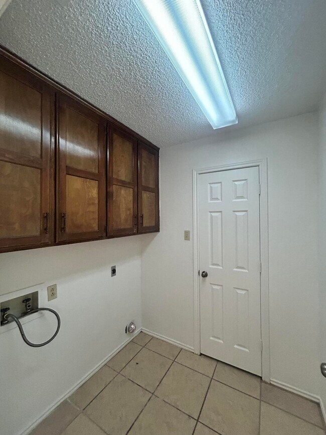 Building Photo - 5714 88th St