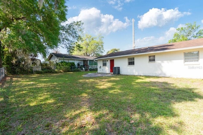 Building Photo - 2311 SE 36th Ave