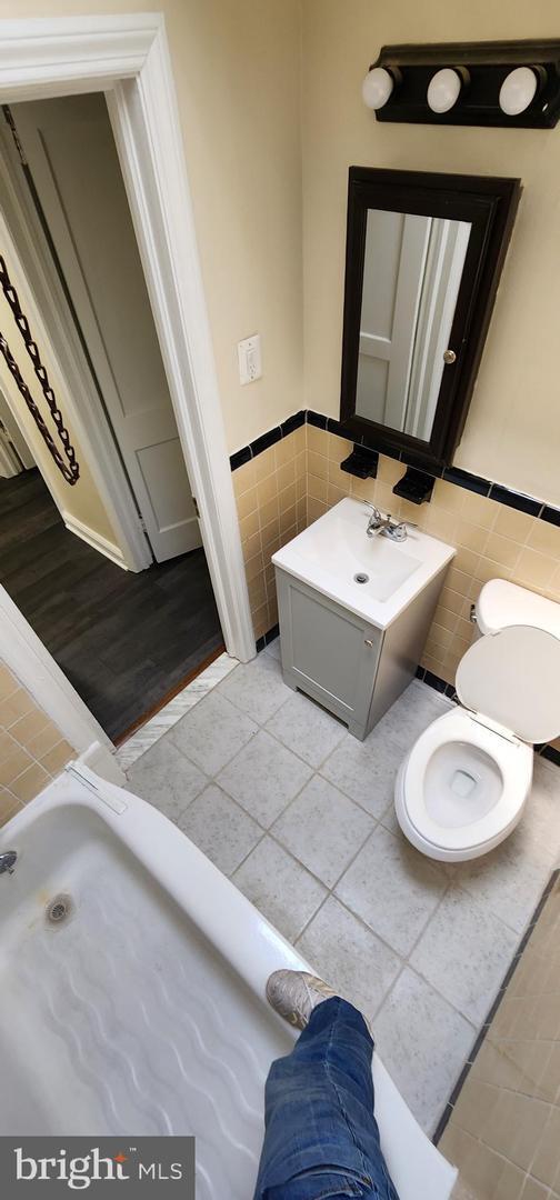 Building Photo - 408 W 21st St