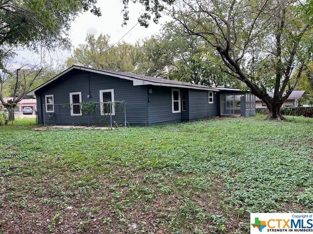 Building Photo - 1701 Chippendale Dr