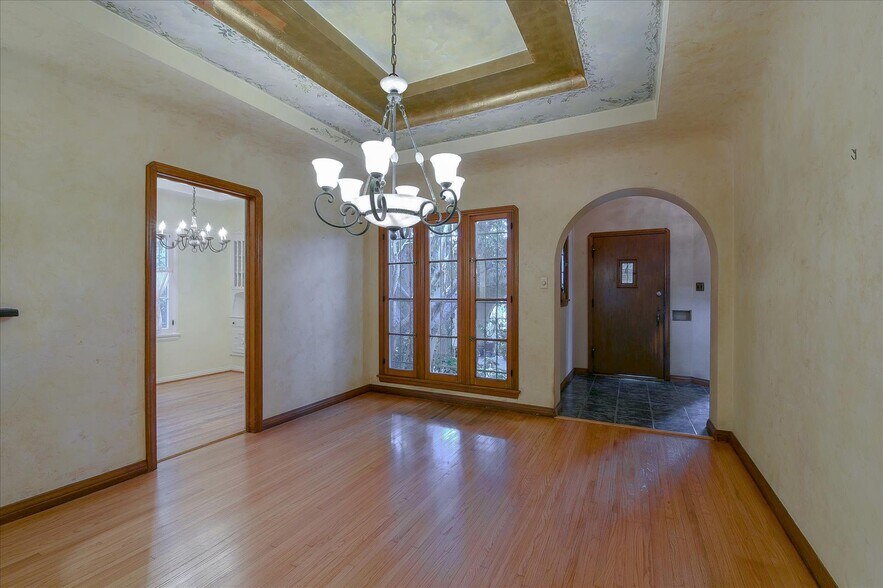 Building Photo - 1136 S Spaulding Ave