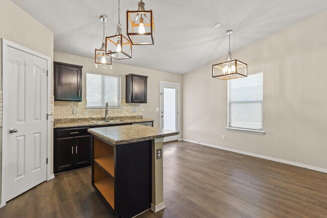 Building Photo - 845 Villa Seca Dr