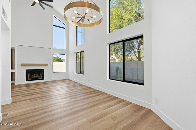 Building Photo - 2029 N Sunset Dr