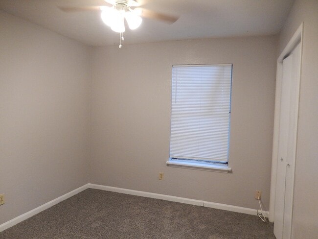 Building Photo - 2334 Sylvan Ct