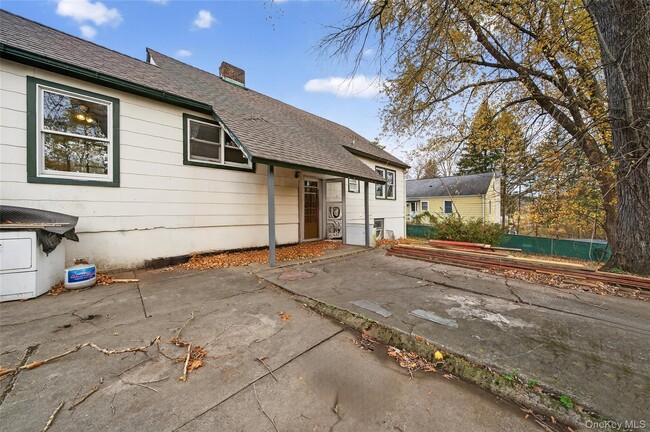 Building Photo - 36 Swezey Pl