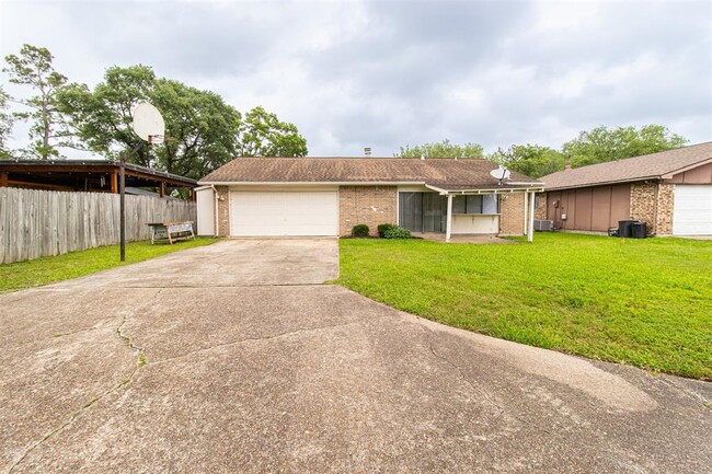 Building Photo - 14226 Morinscott Dr