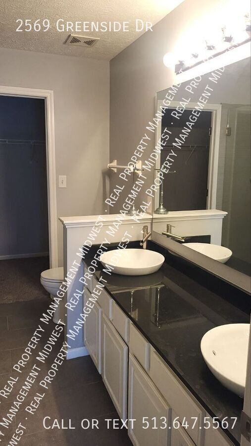 Building Photo - 2569 Greenside Dr