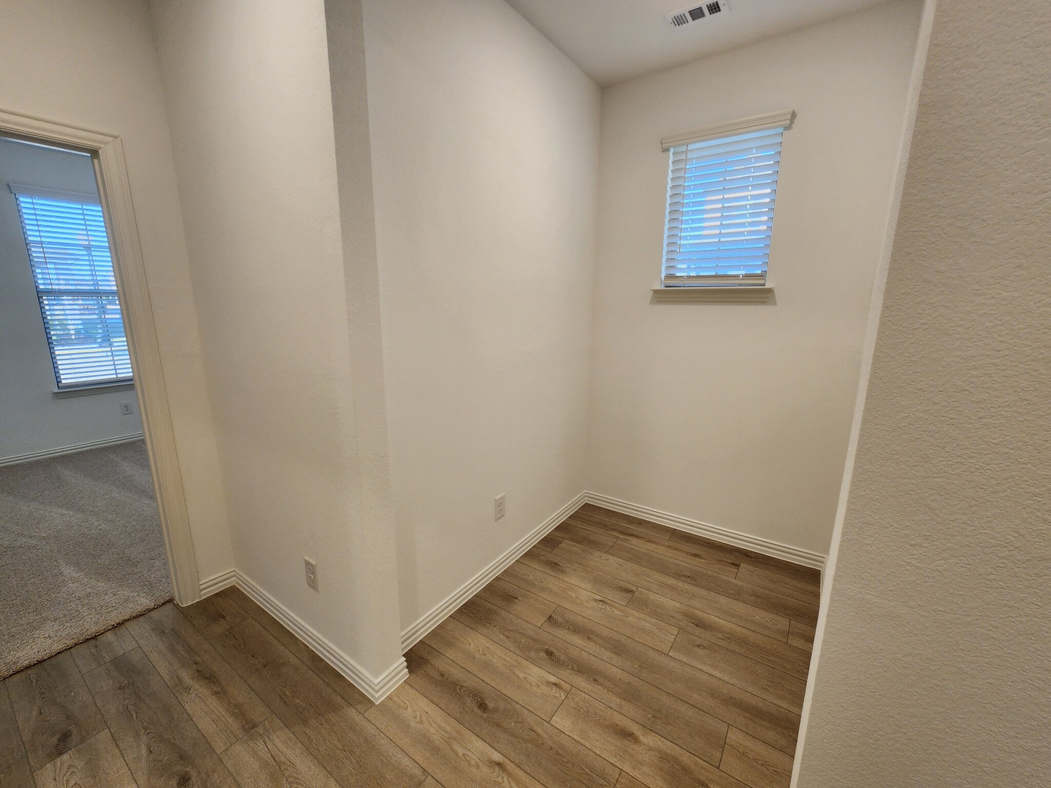 OFFICE NOOK - 634 Redwood Way