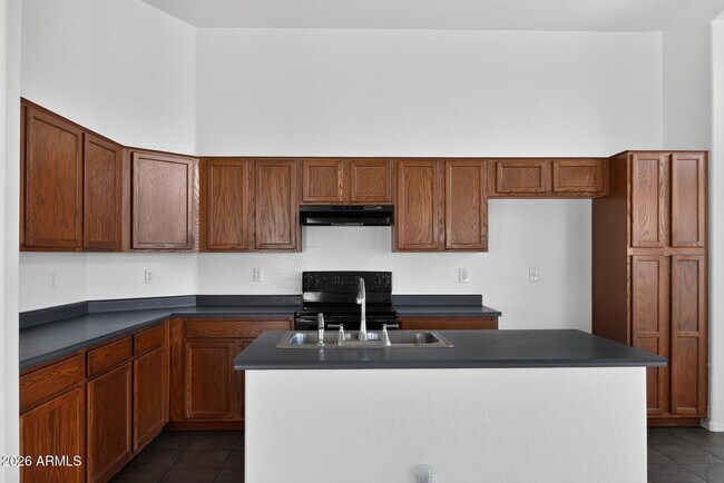 Building Photo - 13737 W Peck Dr