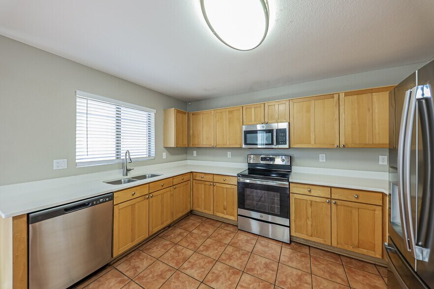 Building Photo - 15911 W Tasha Dr