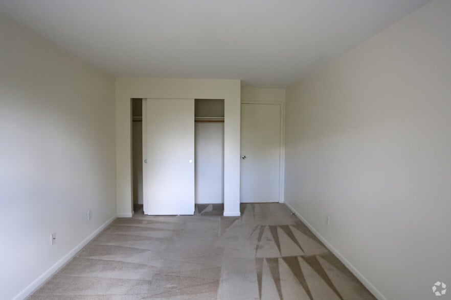 bedroom - Pheasant Run Apartments