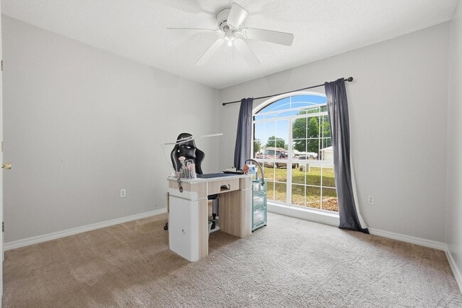 Building Photo - 123 Steeplechase Dr