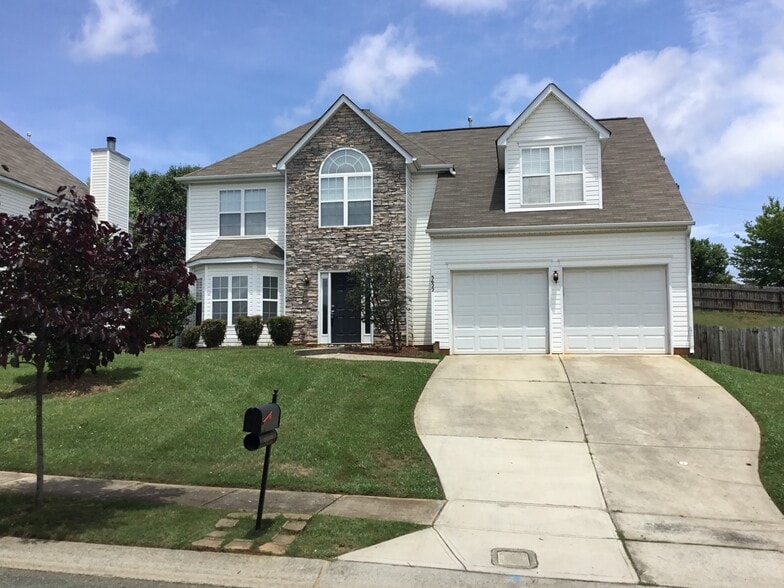 Primary Photo - 5622 Falls Ridge Ln