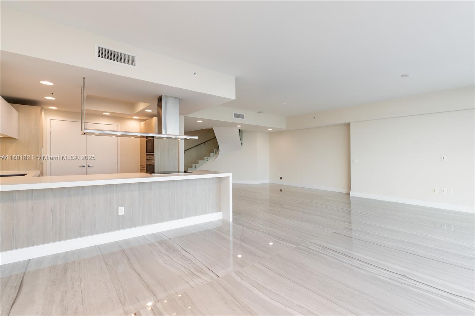 Building Photo - 17111 Biscayne Blvd